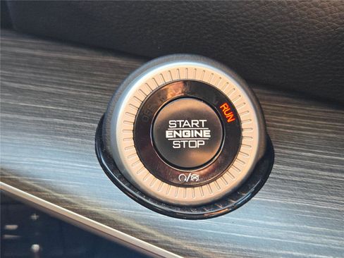 Used 2024 Jeep Wagoneer Series III w/ Premium Group I image 39