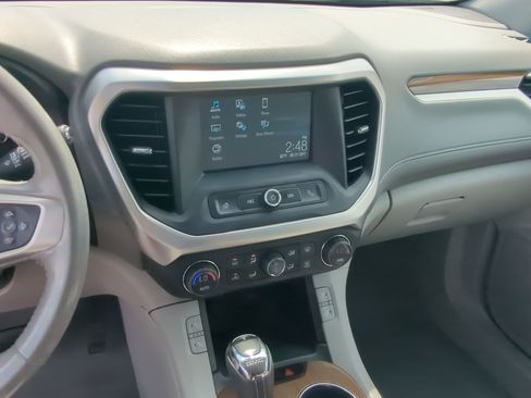 Used 2018 GMC Acadia SLE FWD image 18