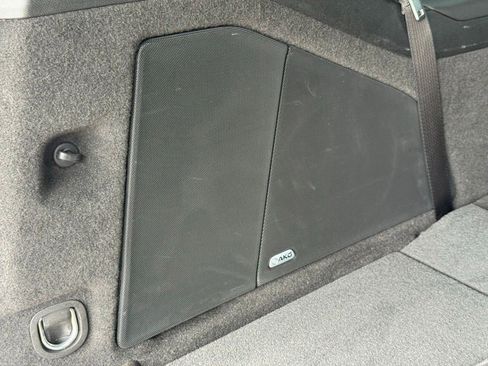 Certified 2025 Cadillac Escalade Premium Luxury Platinum w/ LPO, Floor Liner Package AWD/4WD image 18
