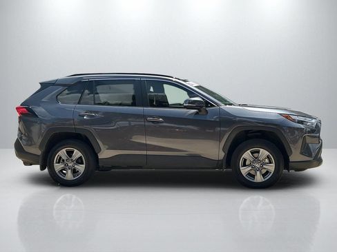 Used 2022 Toyota RAV4 XLE AWD/4WD image 4