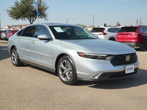 Used 2024 Honda Accord EX image 3