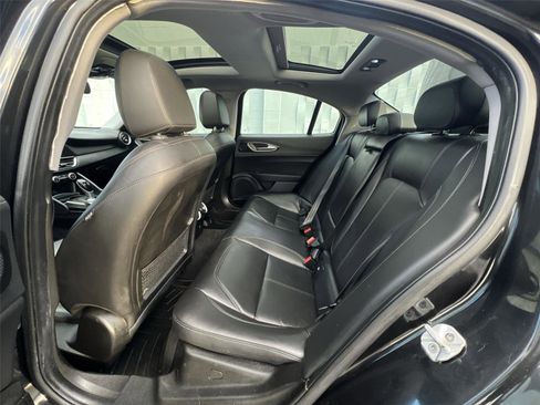 Used 2017 Alfa Romeo Giulia Sprint w/ Cold Weather Package image 22