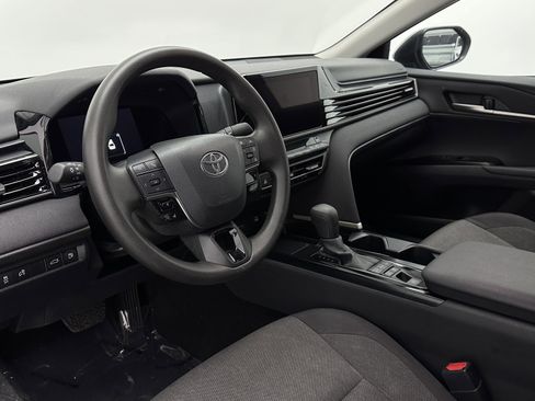 Used 2025 Toyota Camry LE FWD image 8