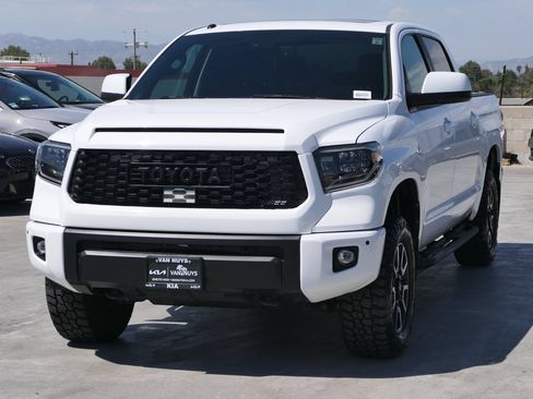 Used 2019 Toyota Tundra Limited w/ Limited Premium Package AWD/4WD image 8