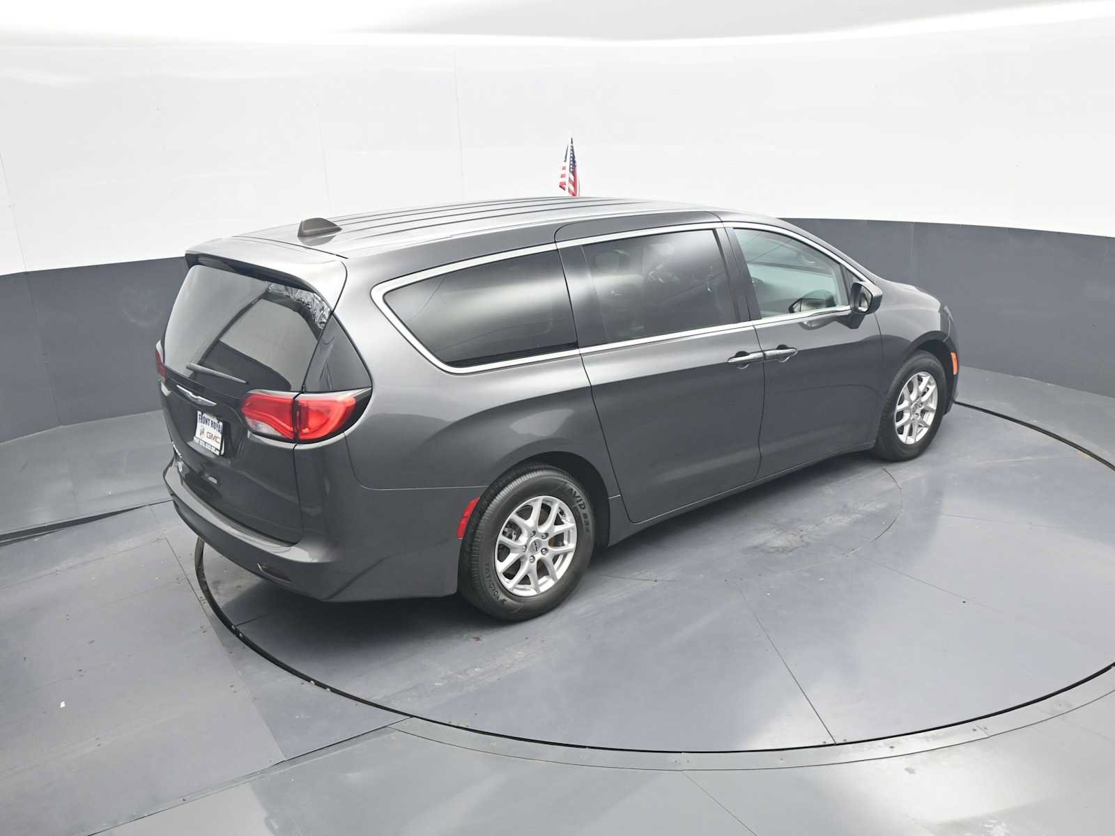 Used 2023 Chrysler Voyager LX FWD image 39