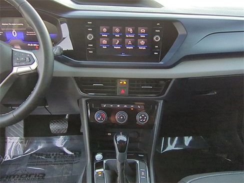 Used 2023 Volkswagen Taos SE image 13