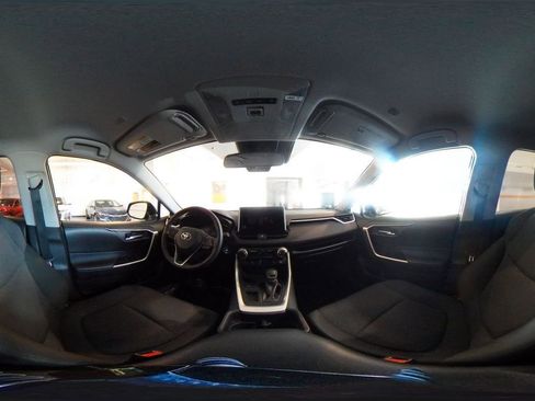 Used 2025 Toyota RAV4 XLE image 42