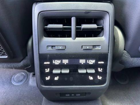 Used 2026 Porsche Macan 4S Electric AWD/4WD image 40