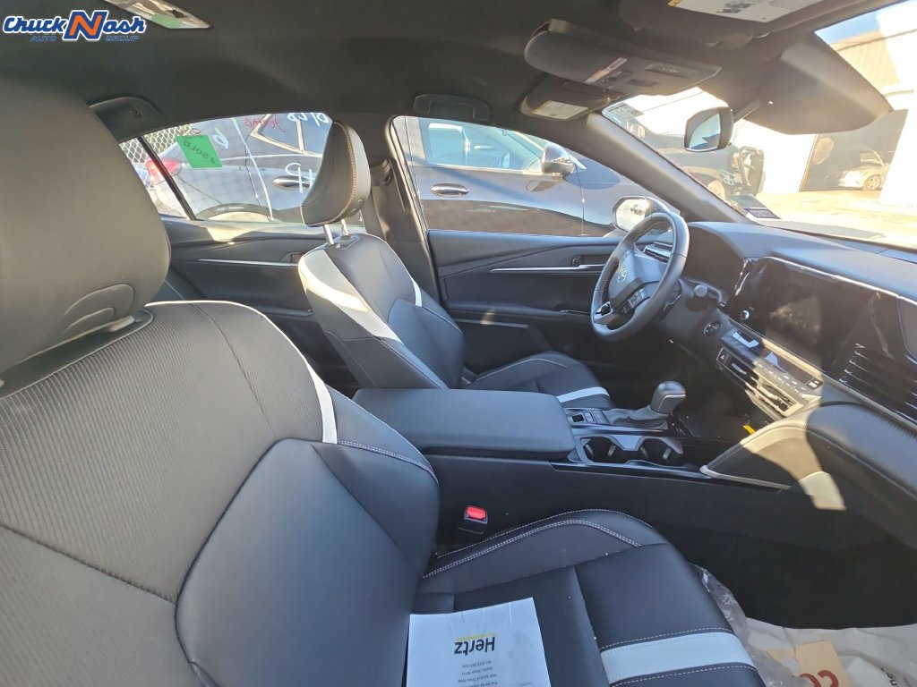 Used 2026 Toyota Camry SE FWD image 7