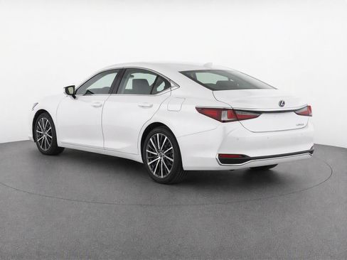 Used 2025 Lexus ES 300h w/ Premium Package FWD image 4