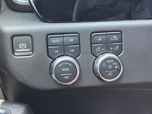 Used 2025 GMC Sierra 1500 Elevation AWD/4WD image 13