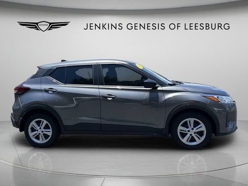 Used 2024 Nissan Kicks S FWD image 3