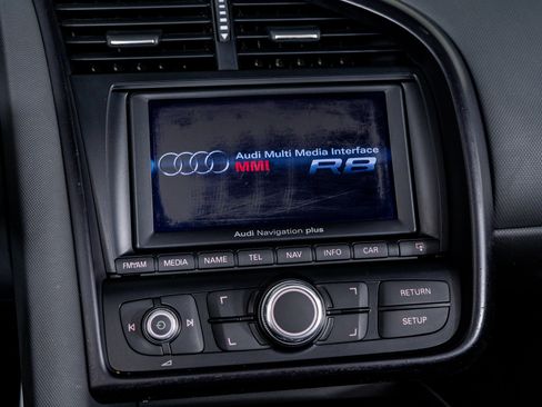 Used 2011 Audi R8 V8 image 38