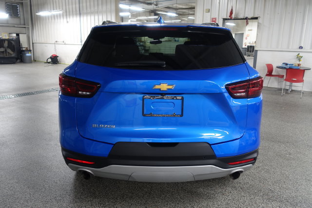 Used 2024 Chevrolet Blazer LT w/ Convenience Package FWD image 6