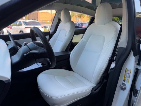 Used 2022 Tesla Model Y Performance AWD/4WD image 26