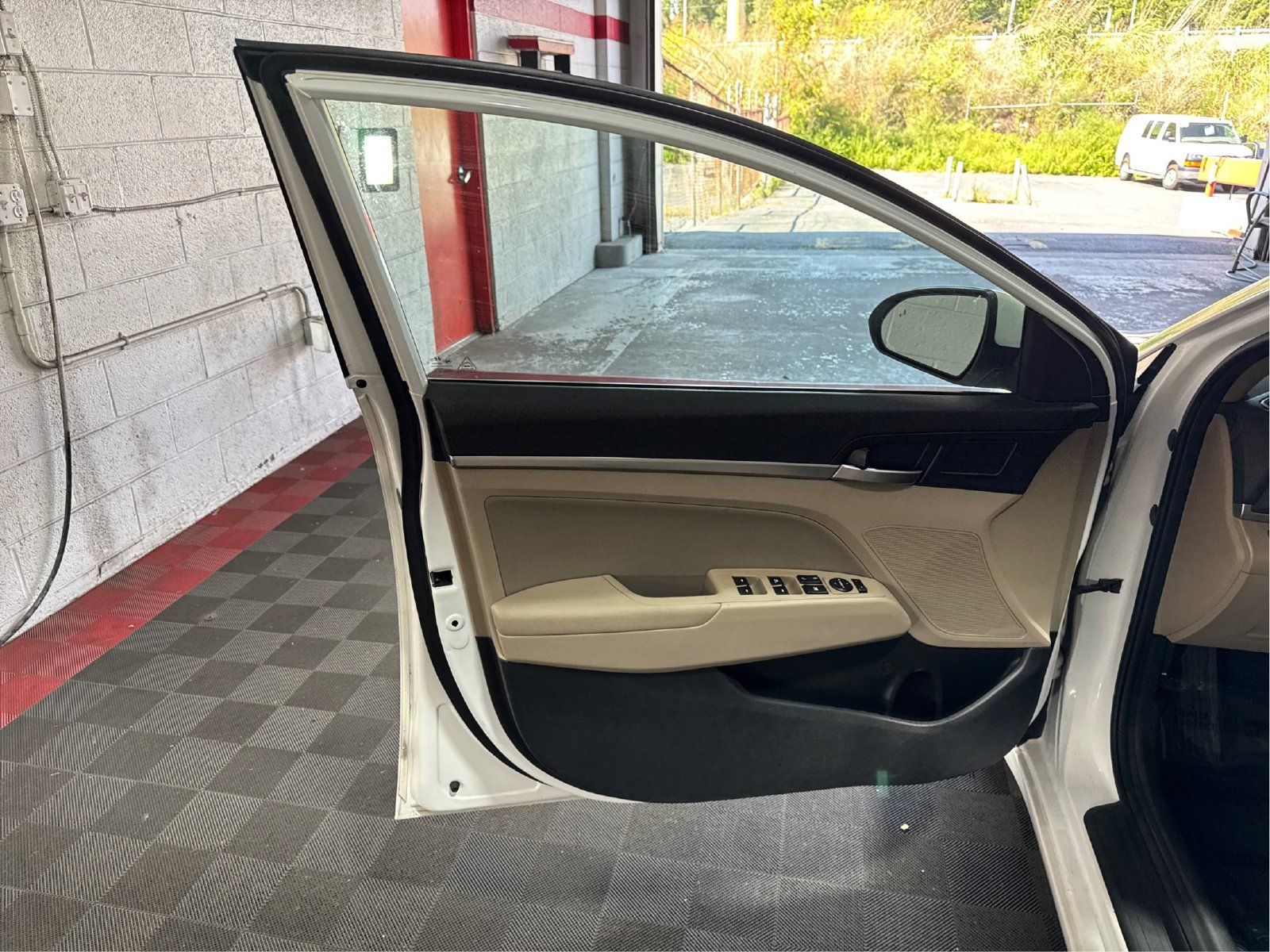 Used 2020 Hyundai Elantra Value Edition FWD image 19