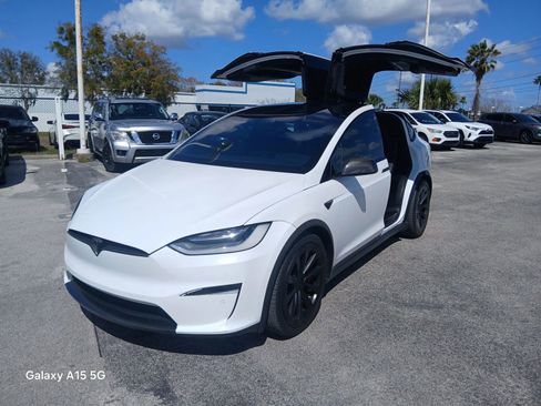 Used 2022 Tesla Model X Plaid image 9