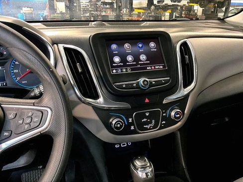 Used 2020 Chevrolet Equinox LS FWD image 19