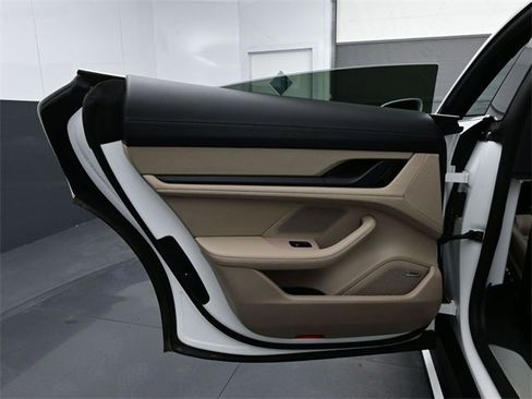 Used 2020 Porsche Taycan 4S image 6