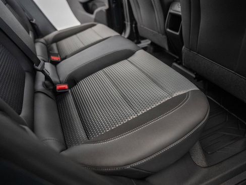 New 2026 Chevrolet Trax LT w/ Sunroof Package FWD image 31
