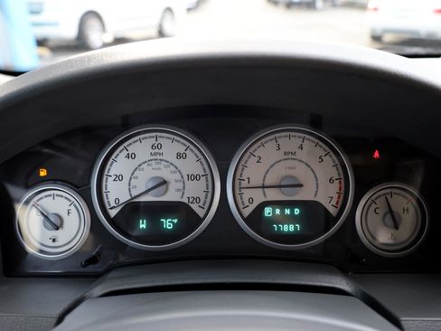 Used 2008 Chrysler Town & Country Touring image 12