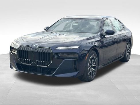 New 2026 BMW 760i xDrive w/ Executive Package AWD/4WD image 5