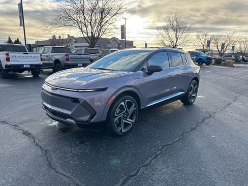 New 2026 Chevrolet Equinox EV LT w/ Active Safety Package 3 AWD/4WD image 3