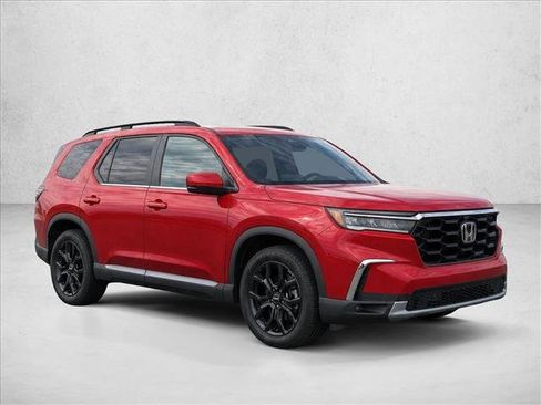 Used 2023 Honda Pilot TrailSport image 3