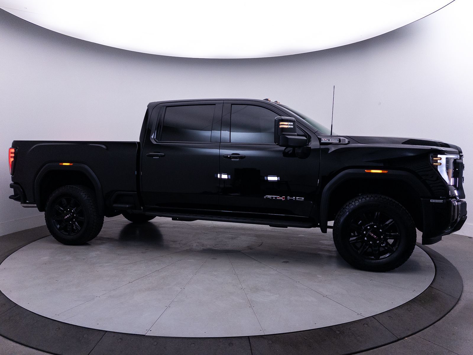 Used 2025 GMC Sierra 2500 AT4 w/ AT4 Premium Plus Package AWD/4WD image 46