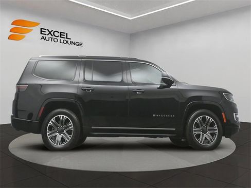 Used 2023 Jeep Wagoneer Series II image 45