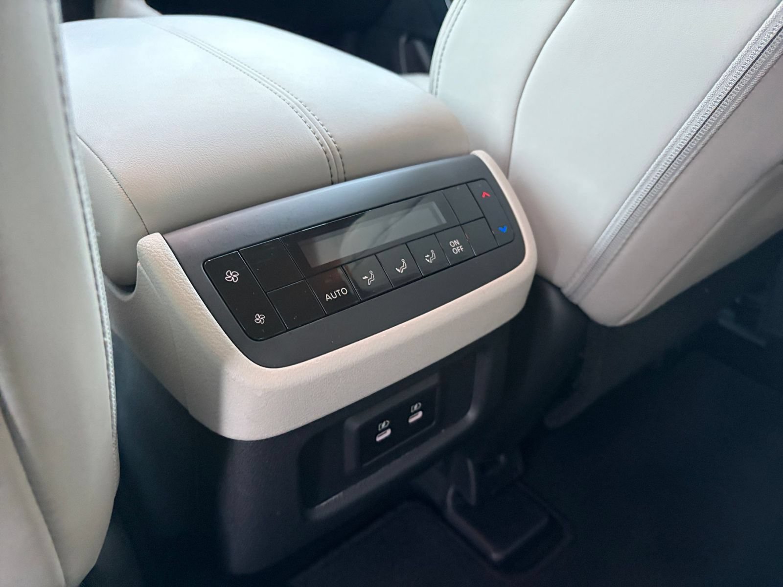 Used 2026 Nissan Pathfinder SL FWD image 24