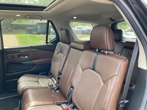 Used 2024 Honda Pilot Elite image 16