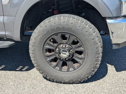 Used 2022 Ford F350 Lariat w/ Tremor Off-Road Package image 21