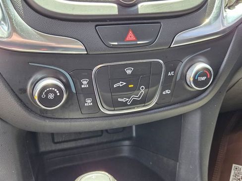 Used 2021 Chevrolet Equinox LT AWD/4WD image 22