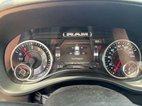 Used 2022 RAM 1500 Laramie AWD/4WD image 12