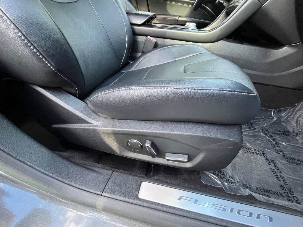 Used 2019 Ford Fusion Titanium AWD/4WD image 35