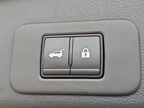Certified 2025 Nissan Murano SV FWD image 17
