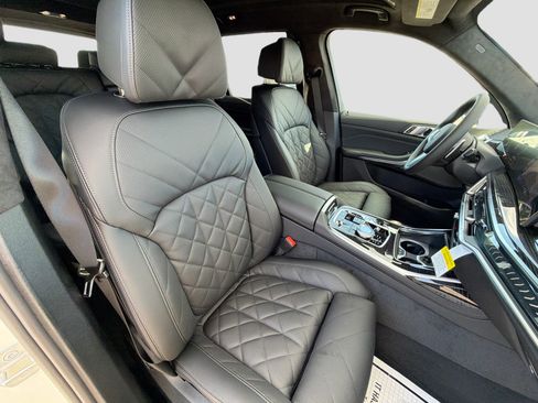 New 2026 BMW X7 xDrive40i w/ Executive Package image 16