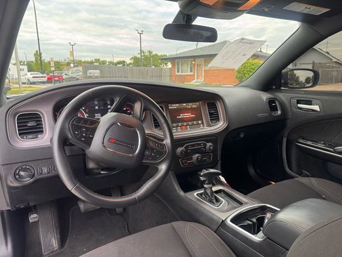 Used 2023 Dodge Charger SXT RWD image 11
