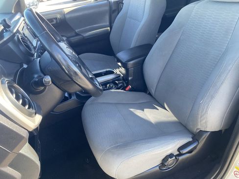 Used 2018 Toyota Tacoma SR5 image 22