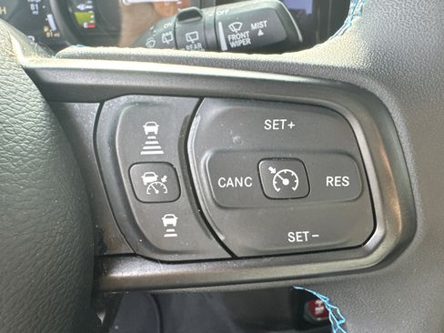 Used 2025 Jeep Wrangler Unlimited Rubicon 4xe image 31