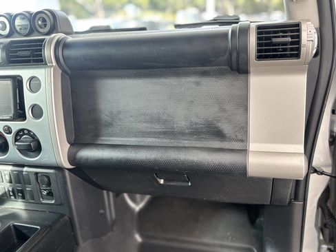 Used 2007 Toyota FJ Cruiser 2WD image 23