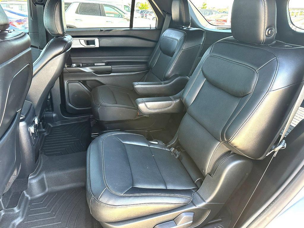 Used 2020 Ford Explorer Limited RWD image 19