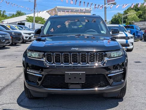 Used 2023 Jeep Grand Cherokee Limited AWD/4WD image 3