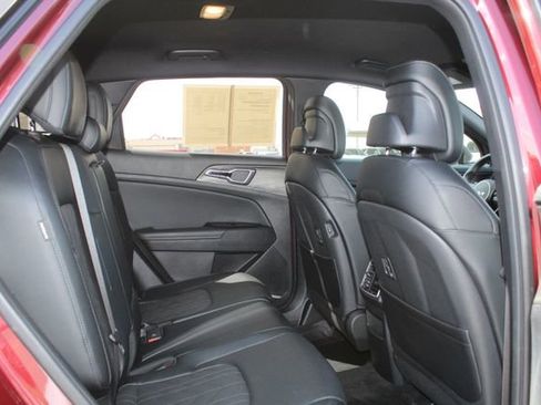 Used 2025 Kia Sportage X-Line image 18