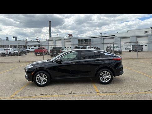 Used 2024 Buick Envista Preferred FWD image 3