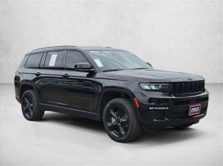 Used 2024 Jeep Grand Cherokee L Limited w/ Black Appearance Package AWD/4WD video 3