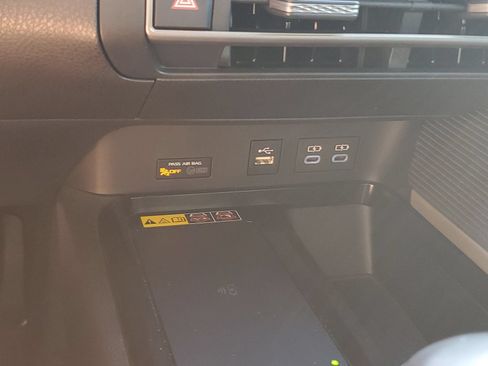 Used 2025 Toyota Camry SE w/ Convenience Package FWD image 28
