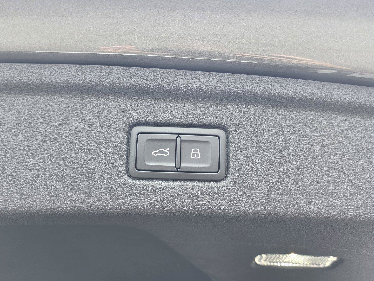 Used 2025 Audi A5 2.0T Premium AWD/4WD image 33