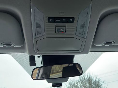 Used 2021 Toyota RAV4 LE image 32